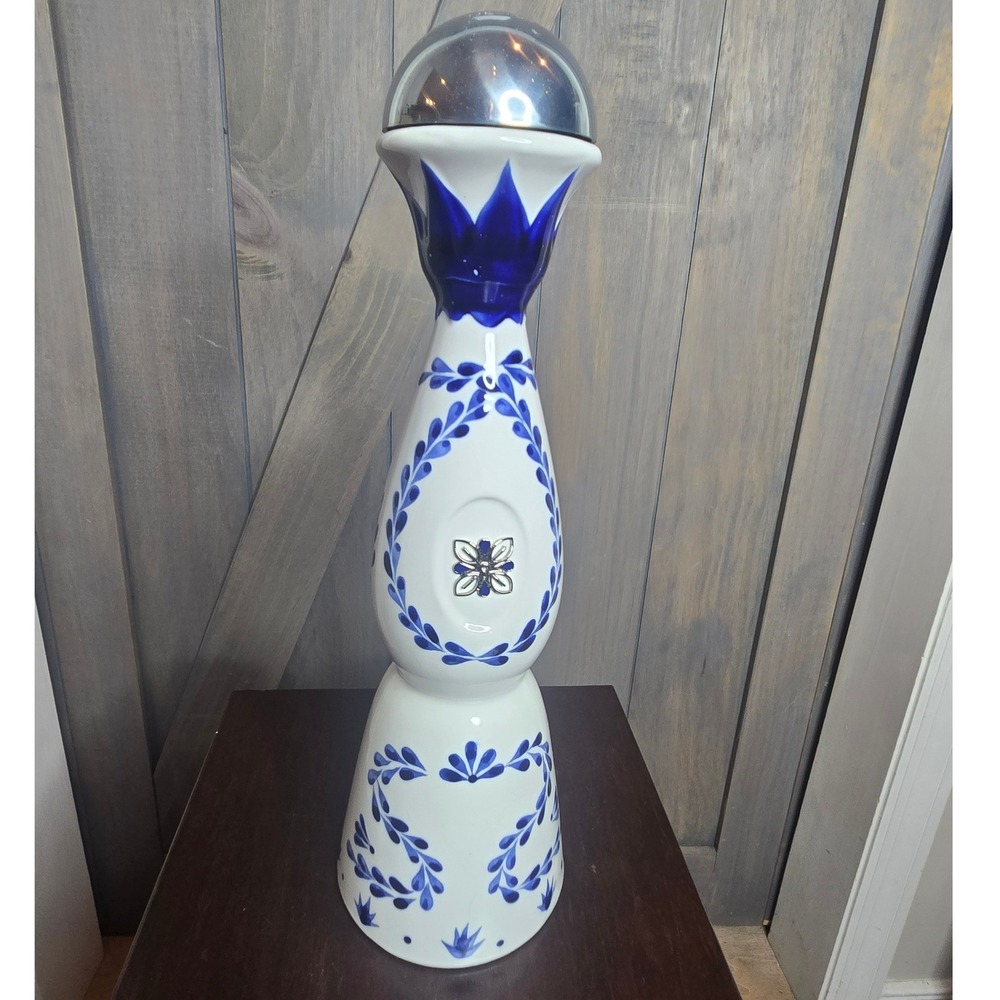 Clase Azul Reposado Tequila Empty Bottle 750ml Blue White Ceramic Decanter Good